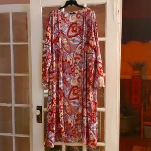 Plus-sized maxi duster